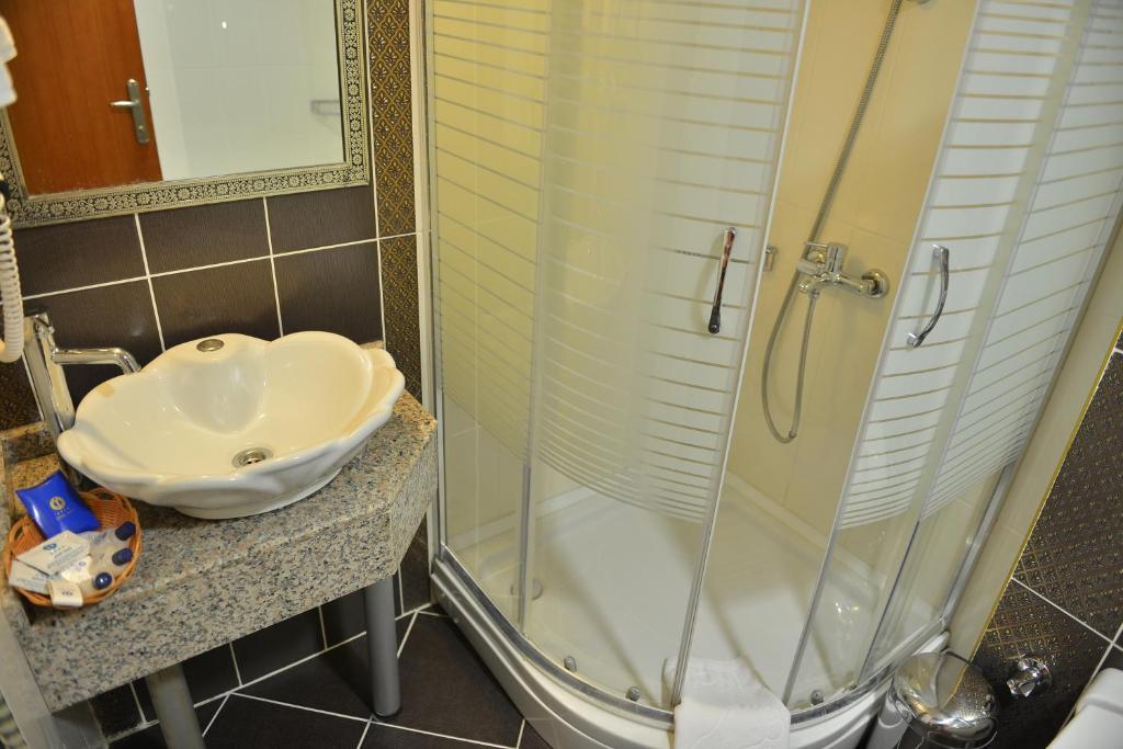 Inci Hotel Adana Habitación foto